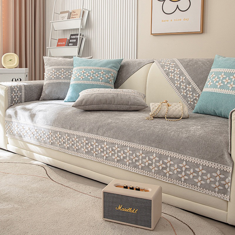 Geborduurde chenille bankdekking
